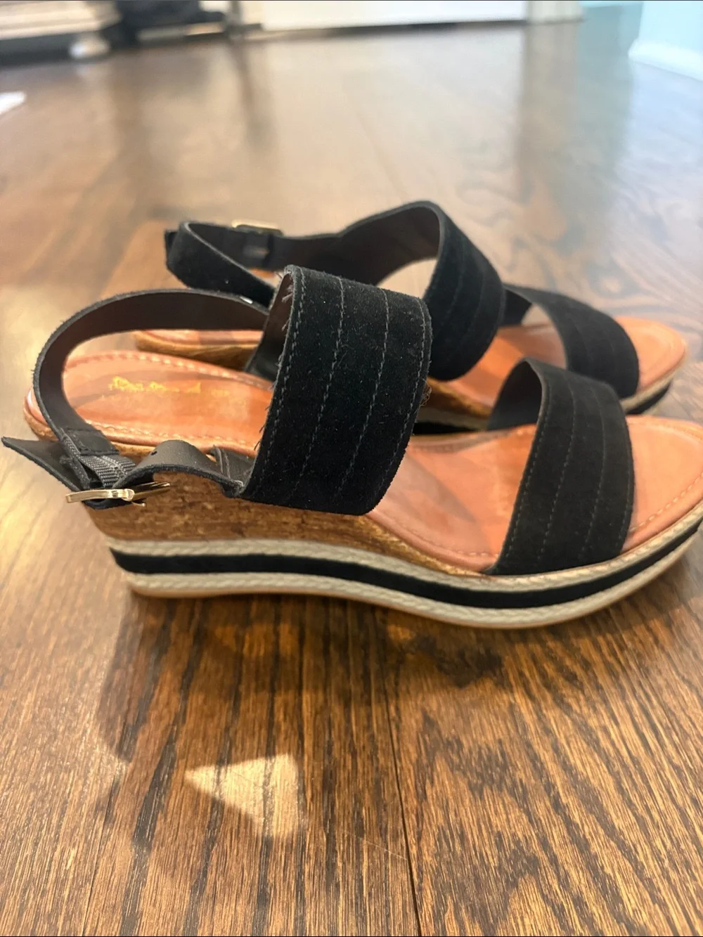 Coach and Four Woman’s Black Suede Platform Sandals - Size 6.5